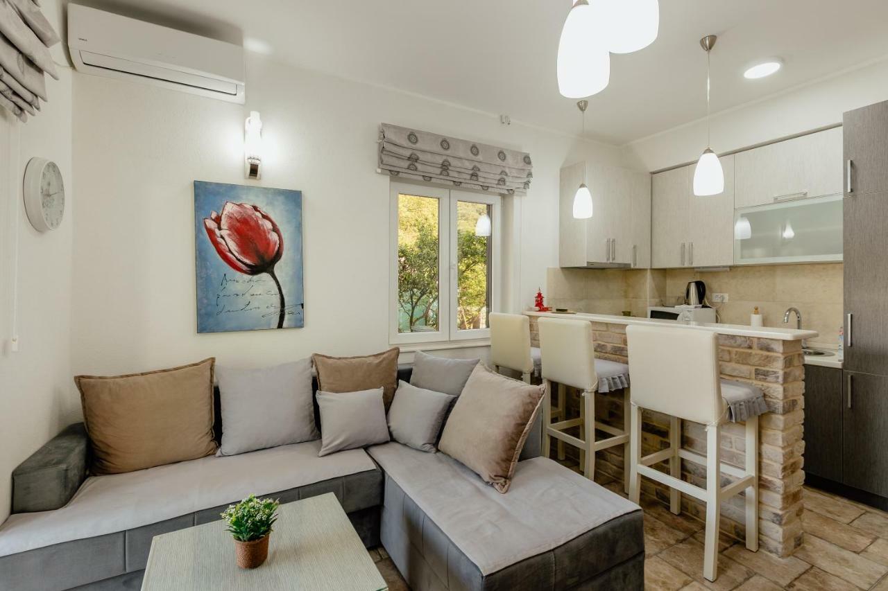 Bobana Apartments Donji Morinj Eksteriør bilde