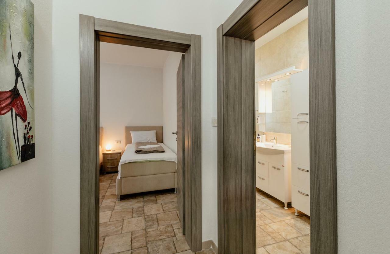 Bobana Apartments Donji Morinj Eksteriør bilde