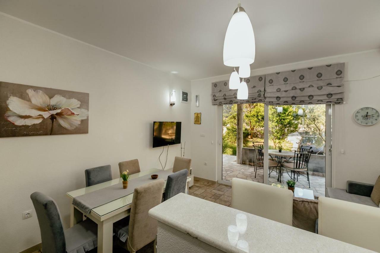 Bobana Apartments Donji Morinj Eksteriør bilde