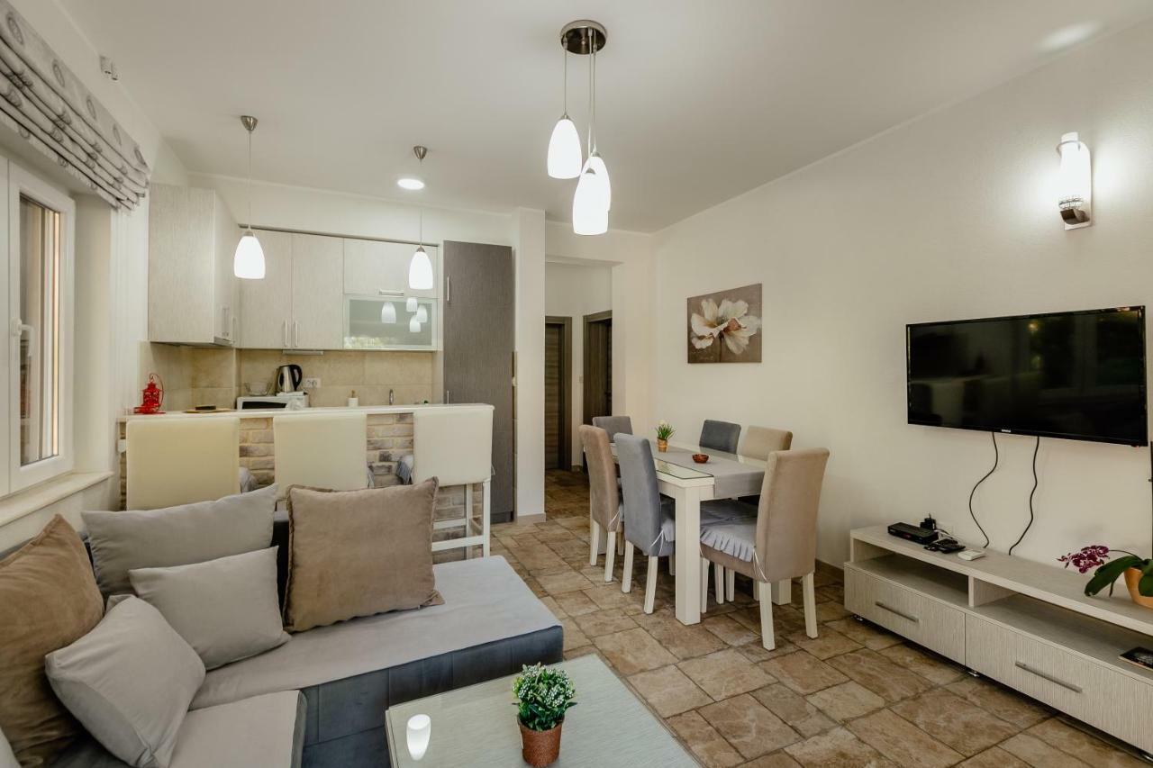 Bobana Apartments Donji Morinj Eksteriør bilde